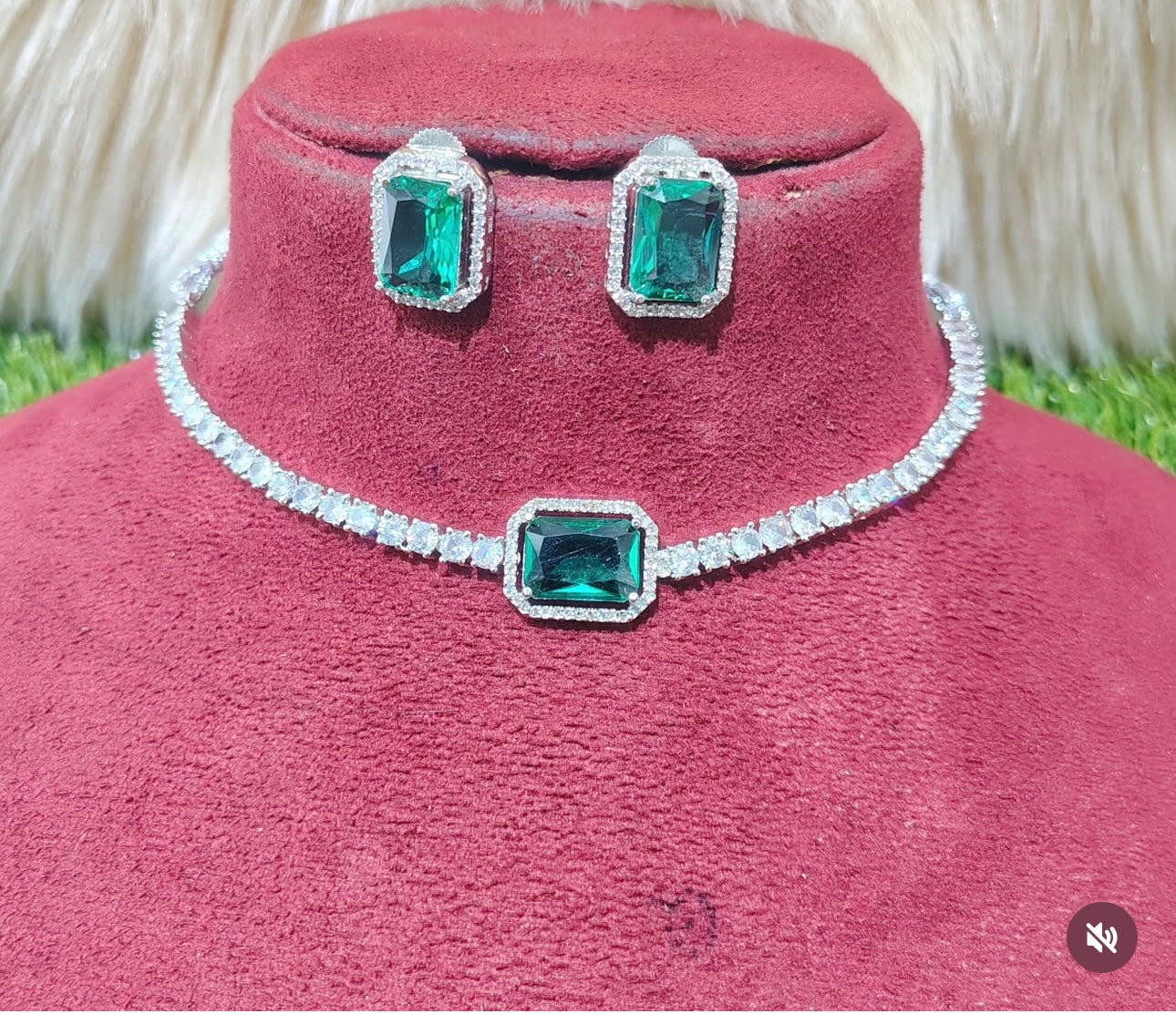 Luna Solitaire - Teal Green